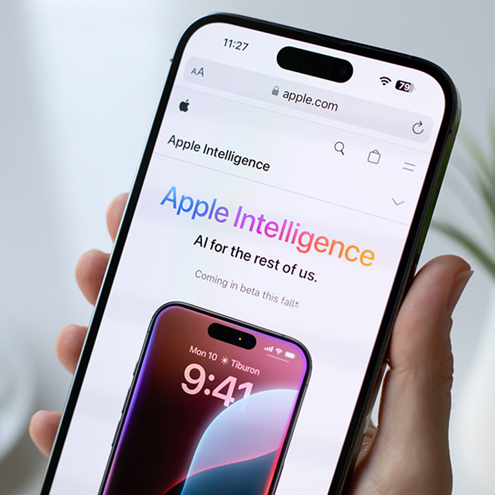 Apple svela la sua nuova IA: “Apple Intelligence” potenzia Siri